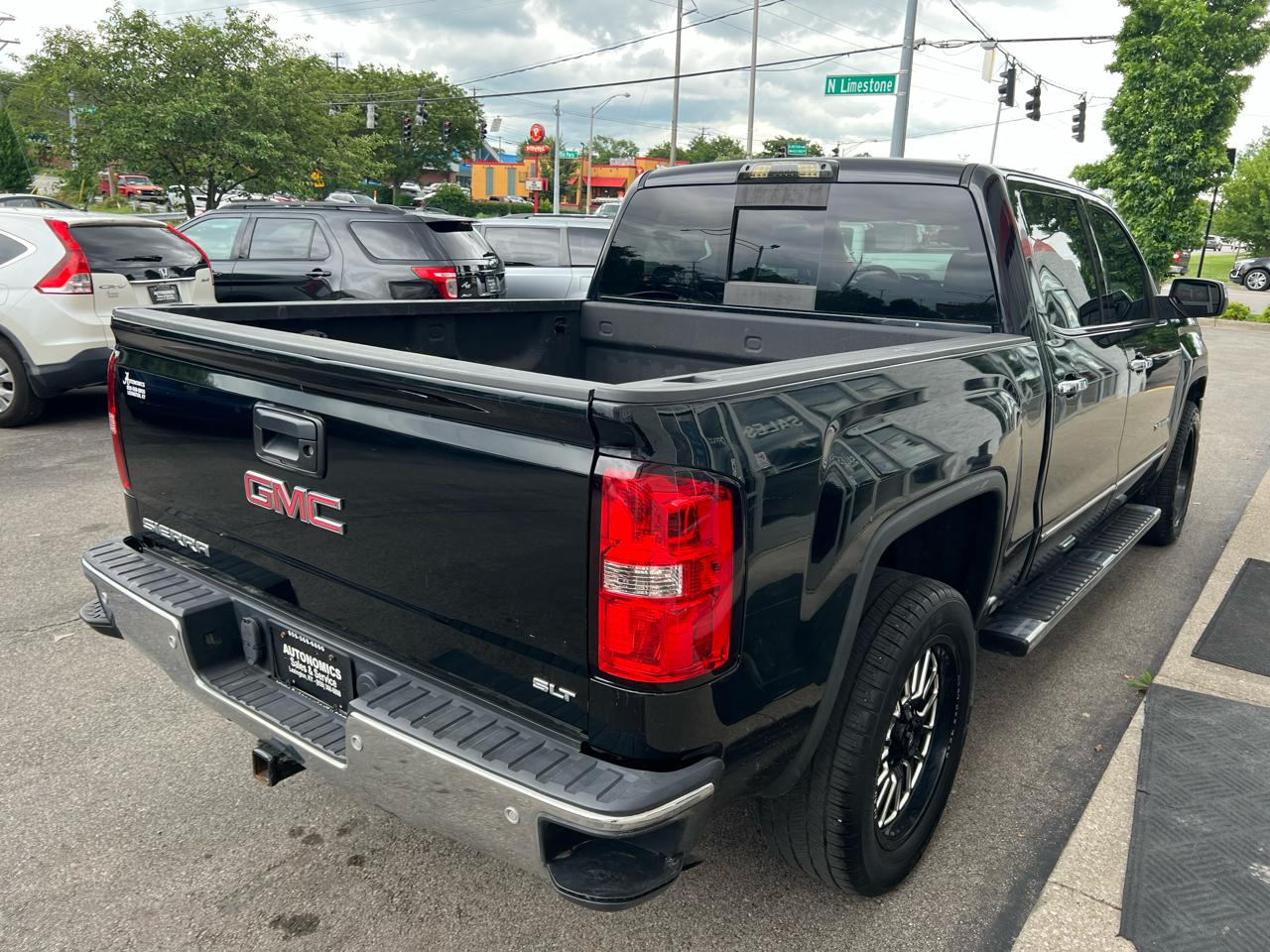 GMC Sierra 1500 4WD Crew Cab 143.5" SLT 2017
