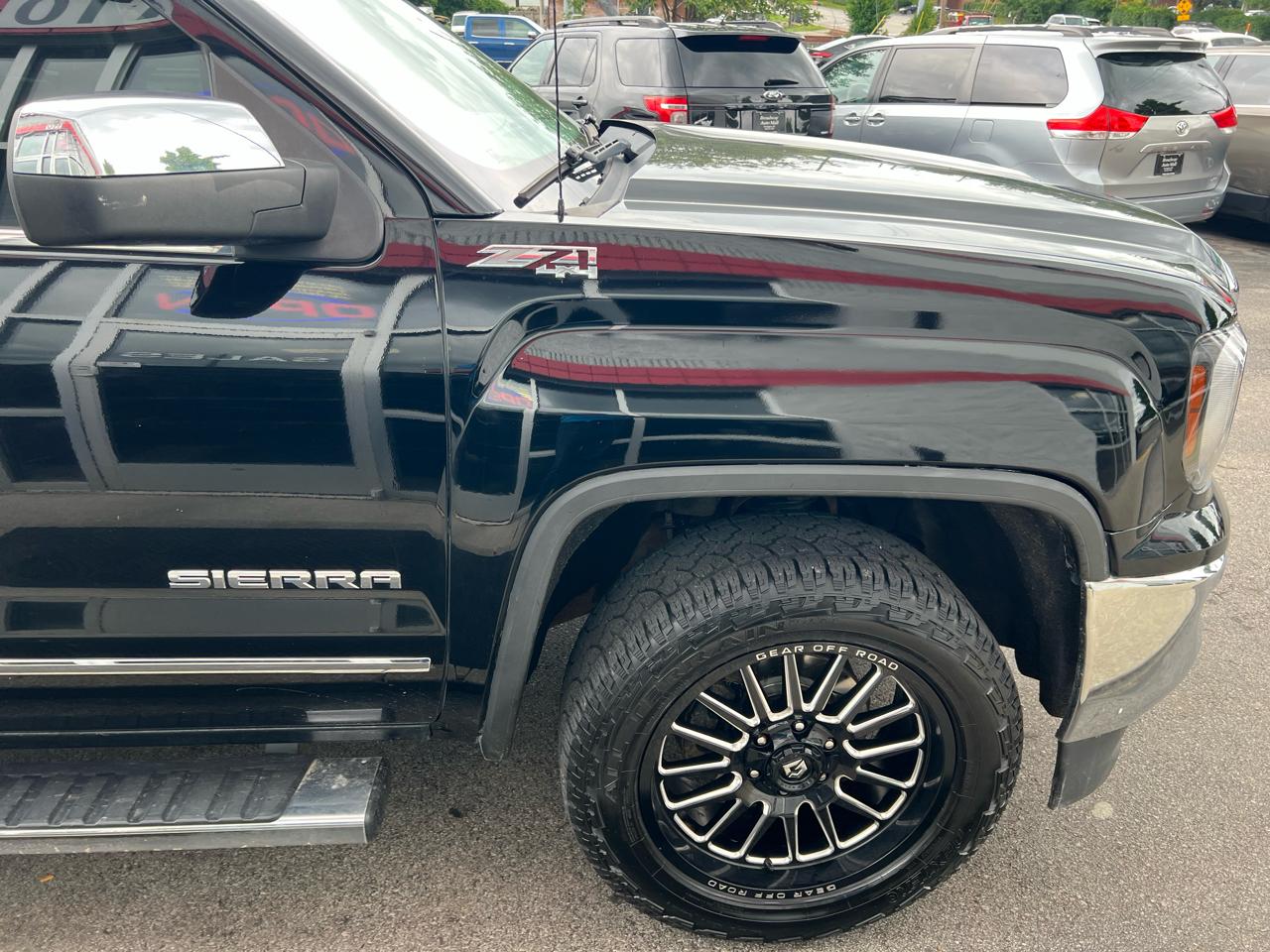 GMC Sierra 1500 4WD Crew Cab 143.5" SLT 2017