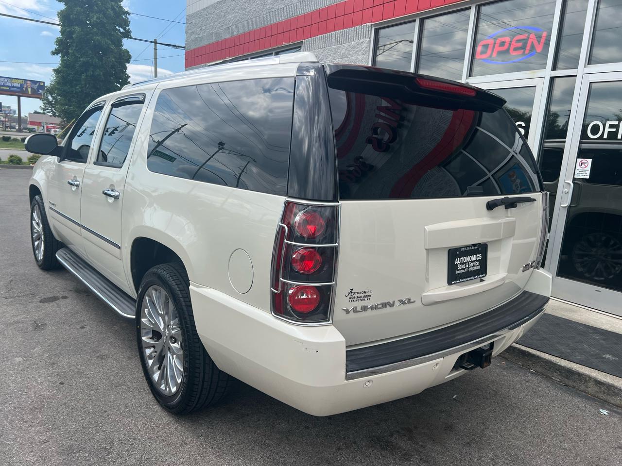 GMC Yukon XL AWD 4dr Denali 2014