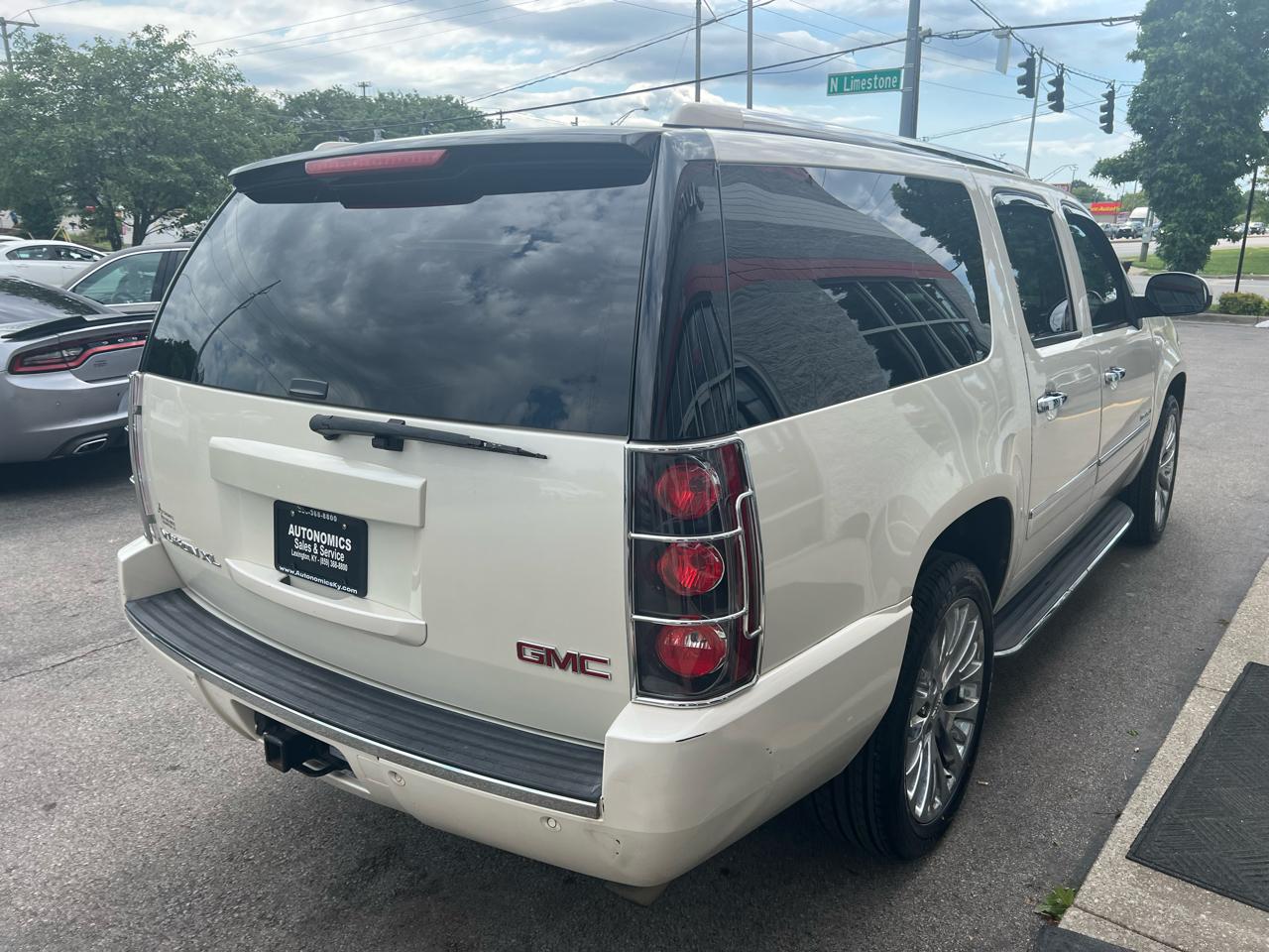 GMC Yukon XL AWD 4dr Denali 2014