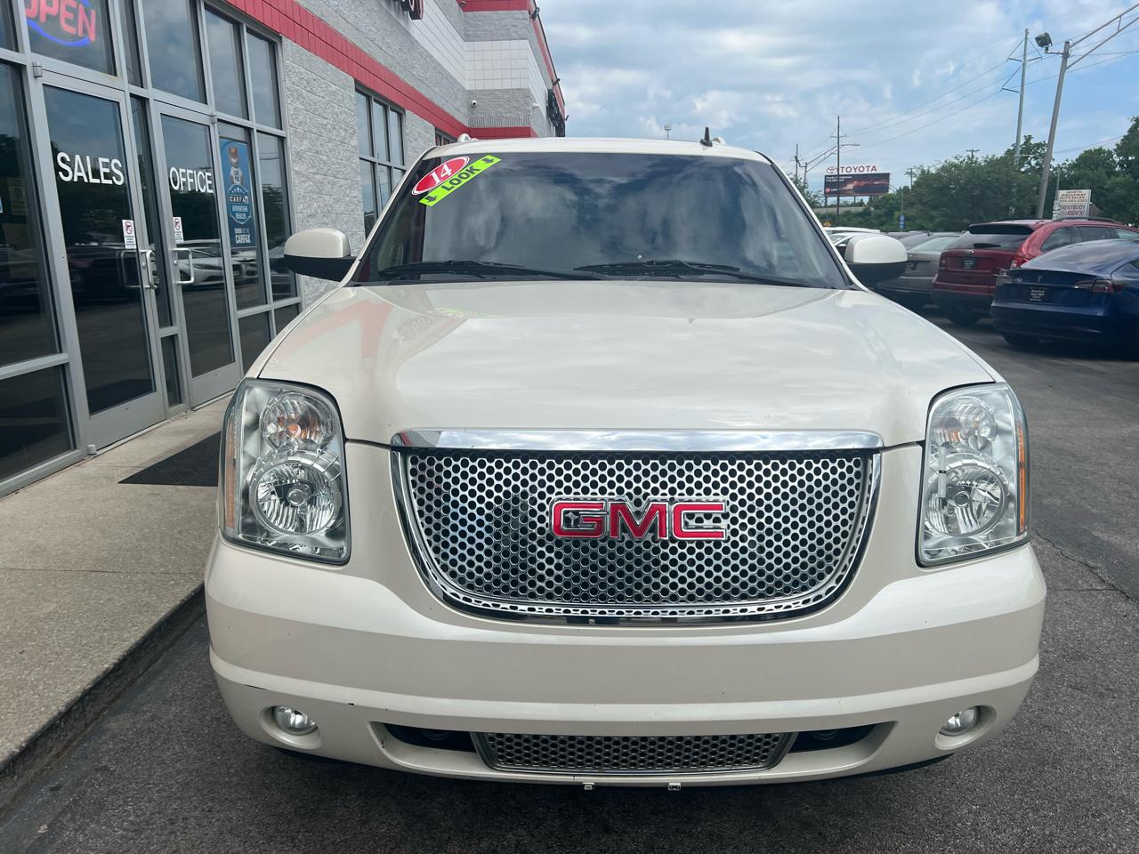 GMC Yukon XL AWD 4dr Denali 2014