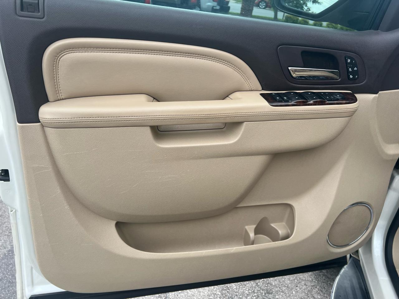 GMC Yukon XL AWD 4dr Denali 2014
