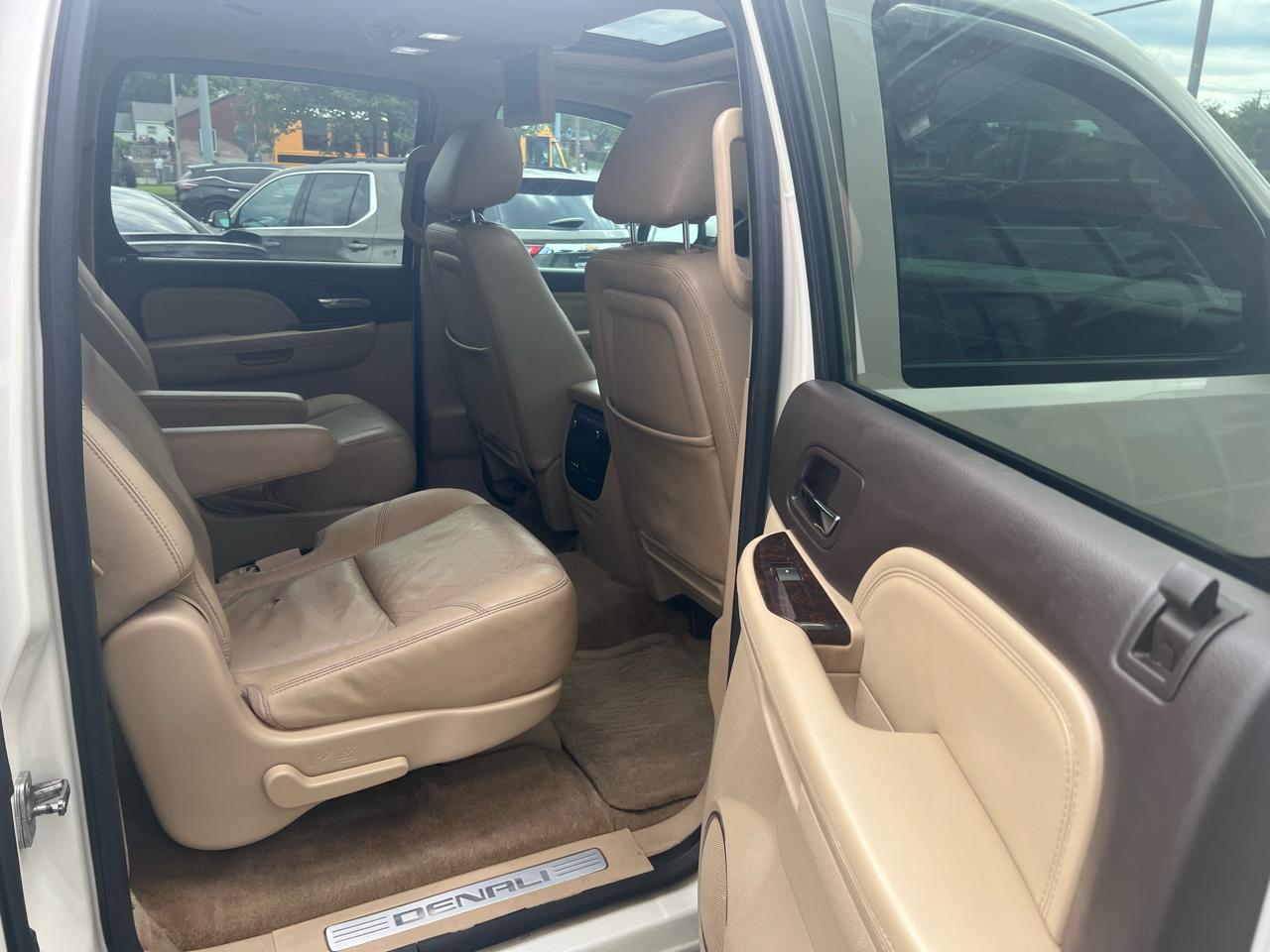 GMC Yukon XL AWD 4dr Denali 2014