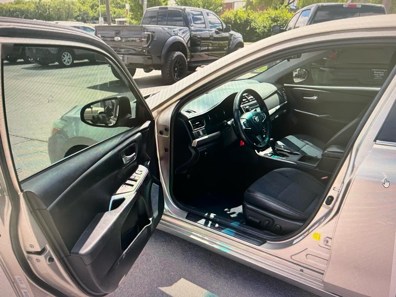 Toyota Camry 4dr Sdn LE Auto 2015
