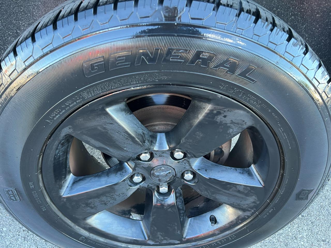 RAM 1500 4WD Crew Cab 140.5" Express 2015