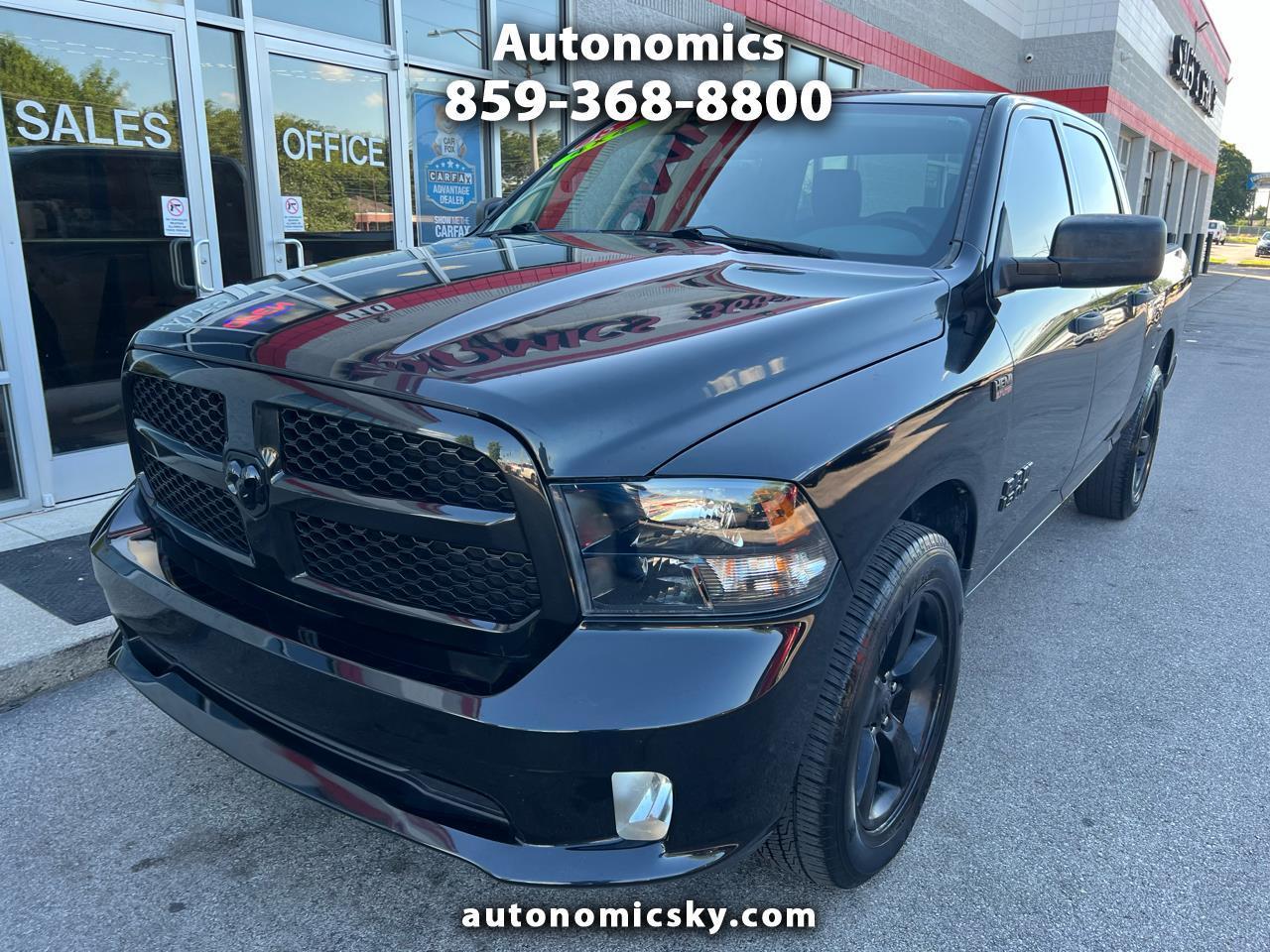 RAM 1500 4WD Crew Cab 140.5" Express 2015