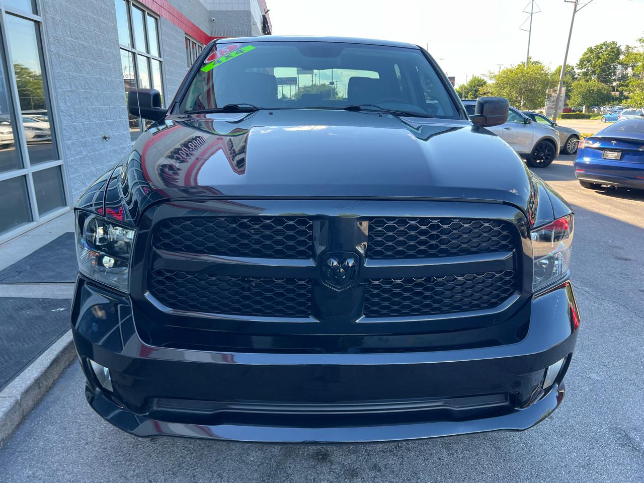 RAM 1500 4WD Crew Cab 140.5" Express 2015