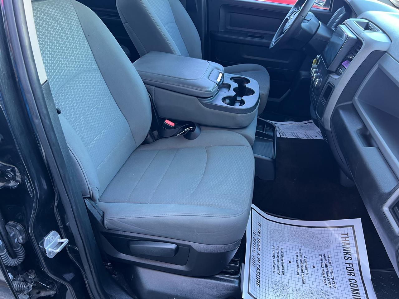 RAM 1500 4WD Crew Cab 140.5" Express 2015