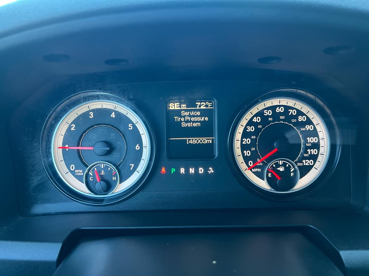 RAM 1500 4WD Crew Cab 140.5" Express 2015
