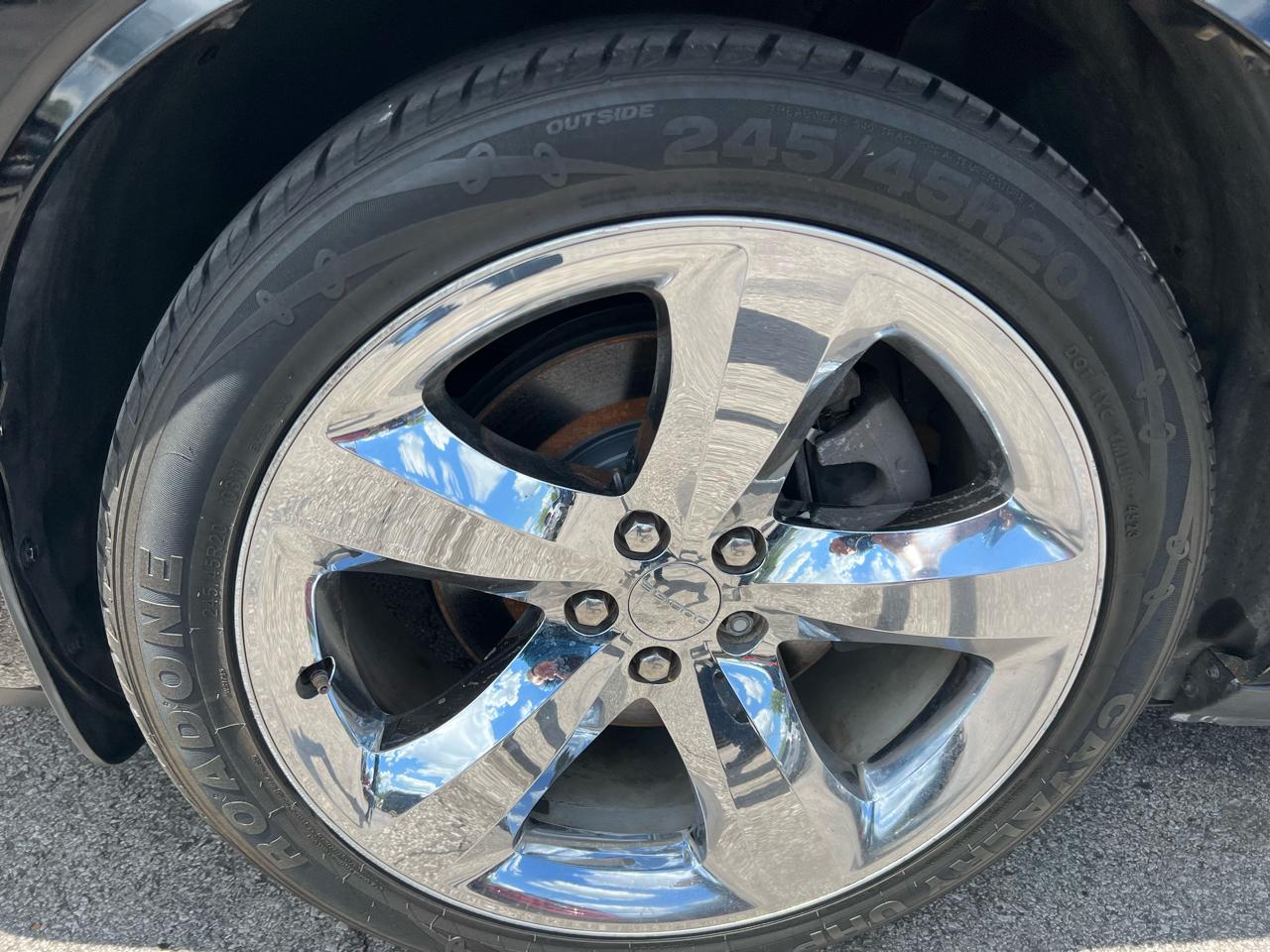 Dodge Challenger 2dr Cpe SXT Plus 2012