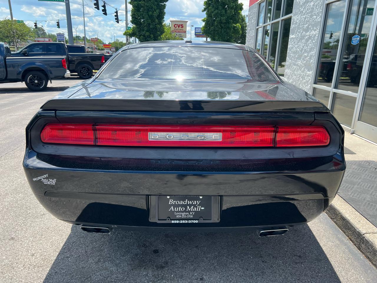 Dodge Challenger 2dr Cpe SXT Plus 2012