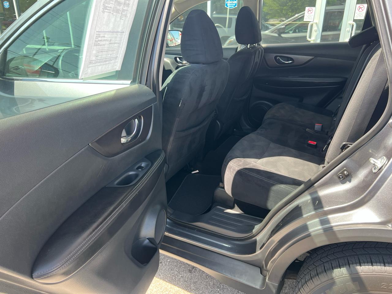 Nissan Rogue AWD 4dr SV 2016