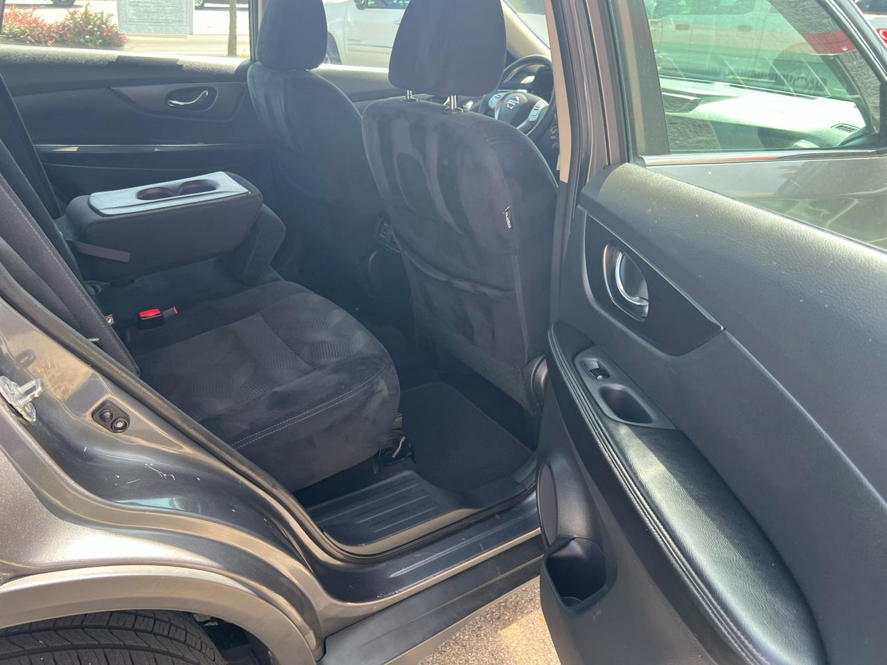 Nissan Rogue AWD 4dr SV 2016