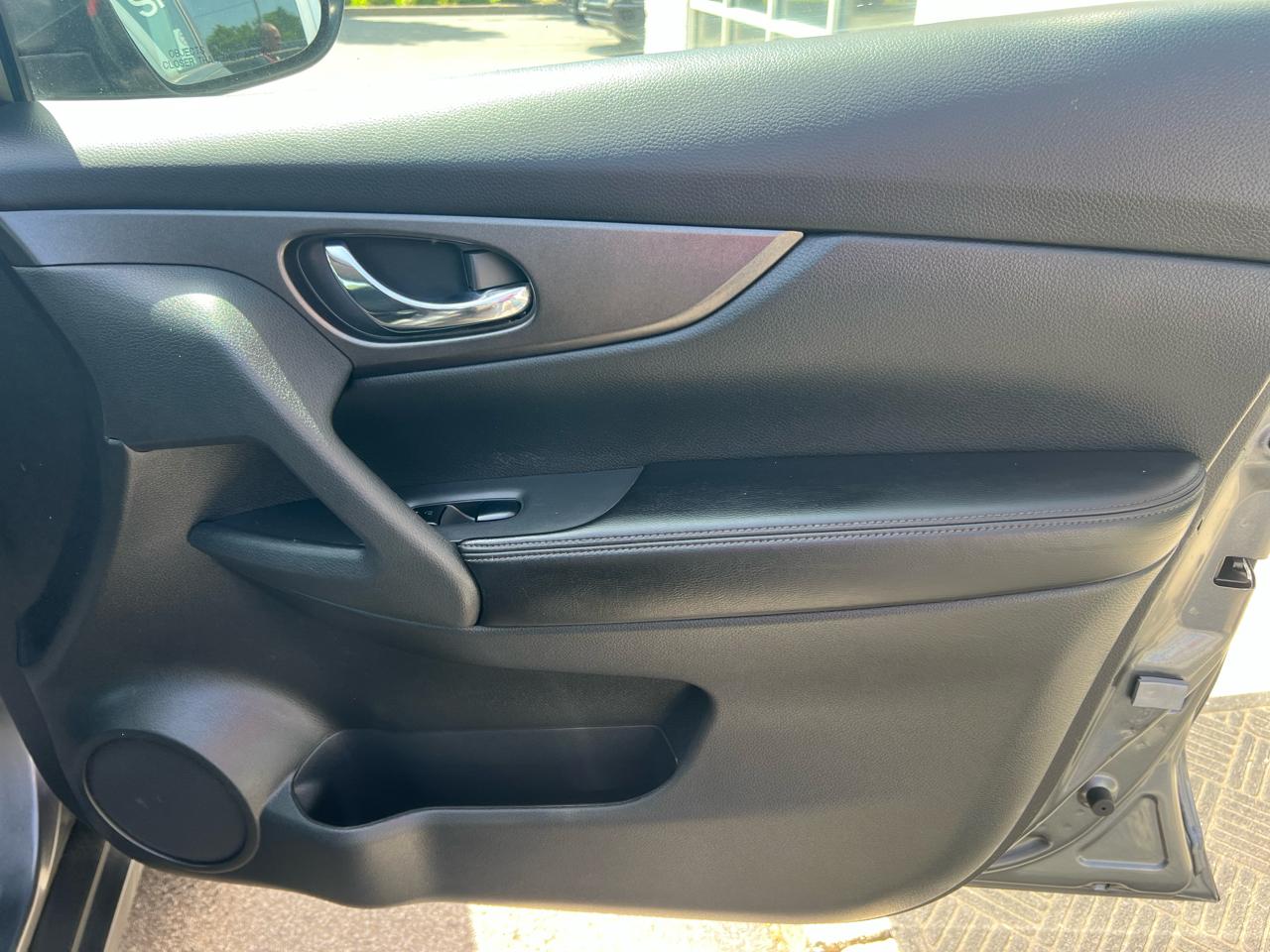 Nissan Rogue AWD 4dr SV 2016