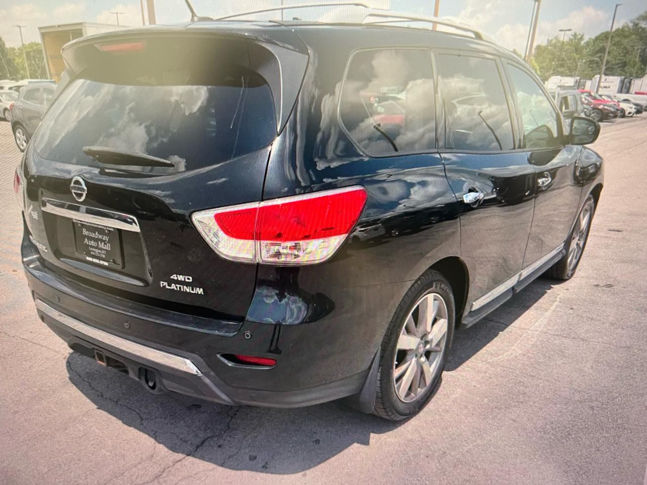 Nissan Pathfinder 4WD 4dr Platinum 2016