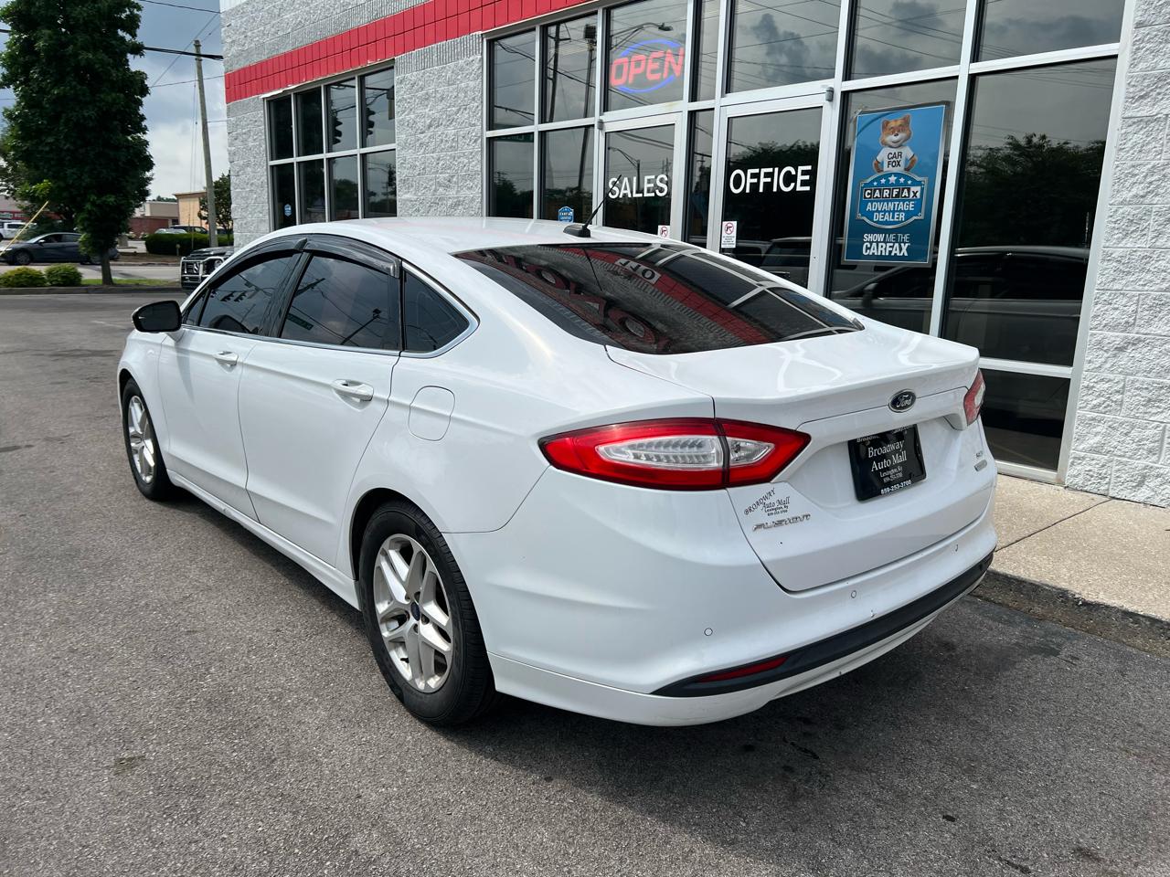 Ford Fusion 4dr Sdn SE FWD 2016