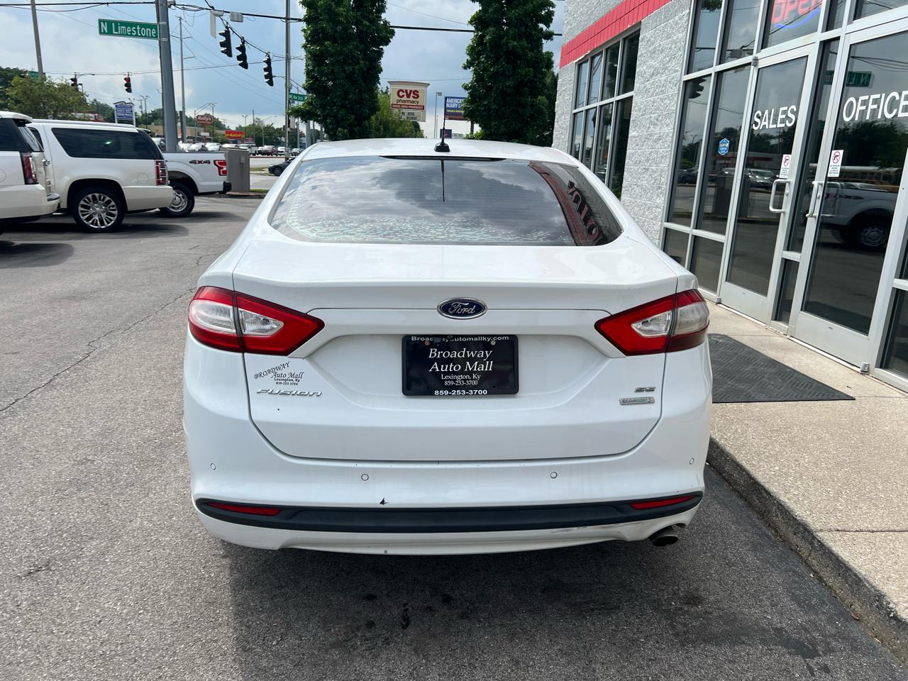 Ford Fusion 4dr Sdn SE FWD 2016