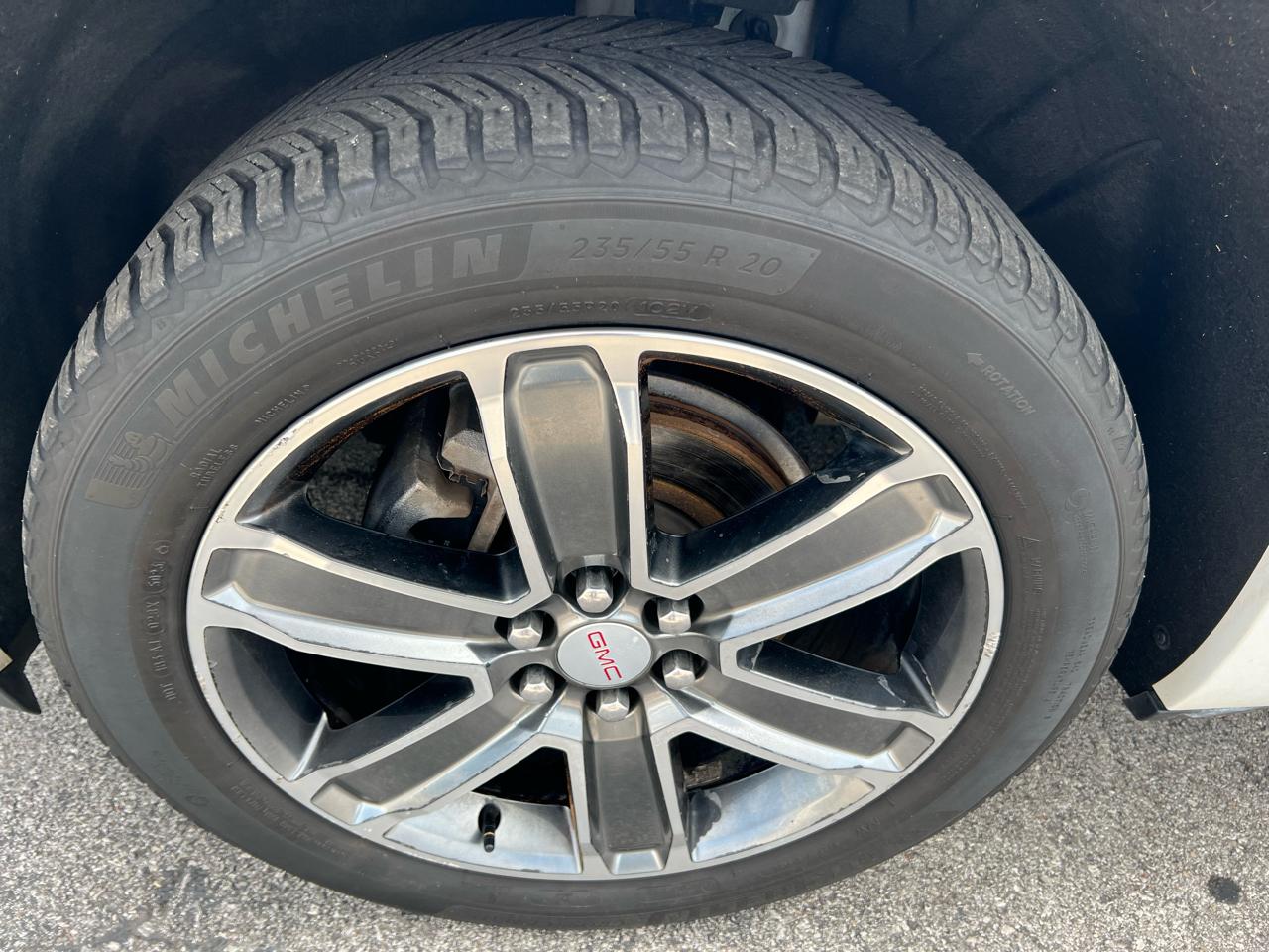 GMC Acadia FWD 4dr Denali 2018