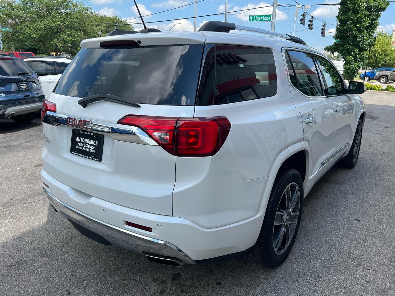 GMC Acadia FWD 4dr Denali 2018