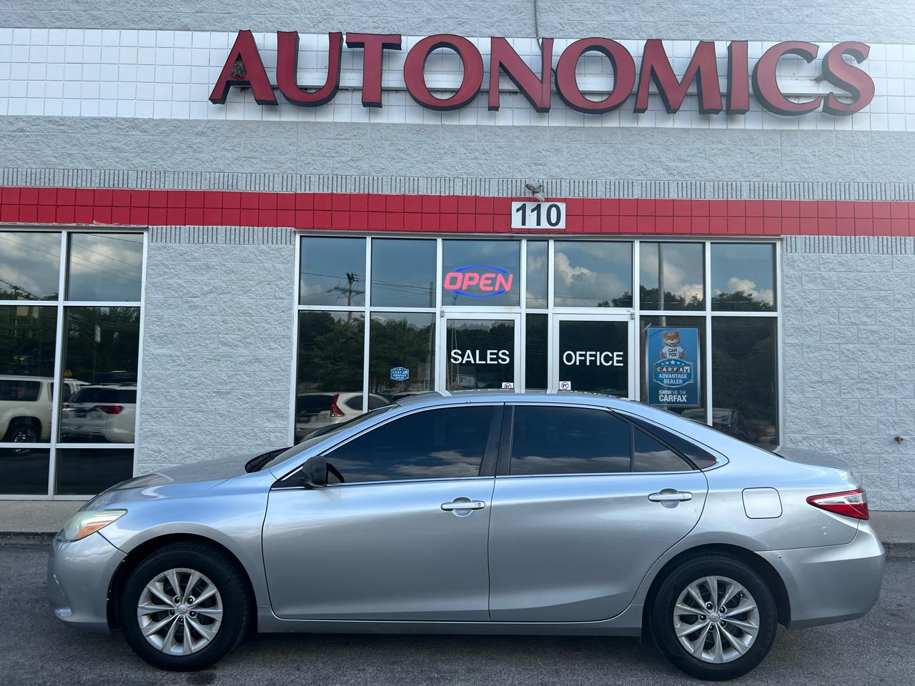 Toyota Camry 4dr Sdn I4 Auto XLE (Natl) 2015