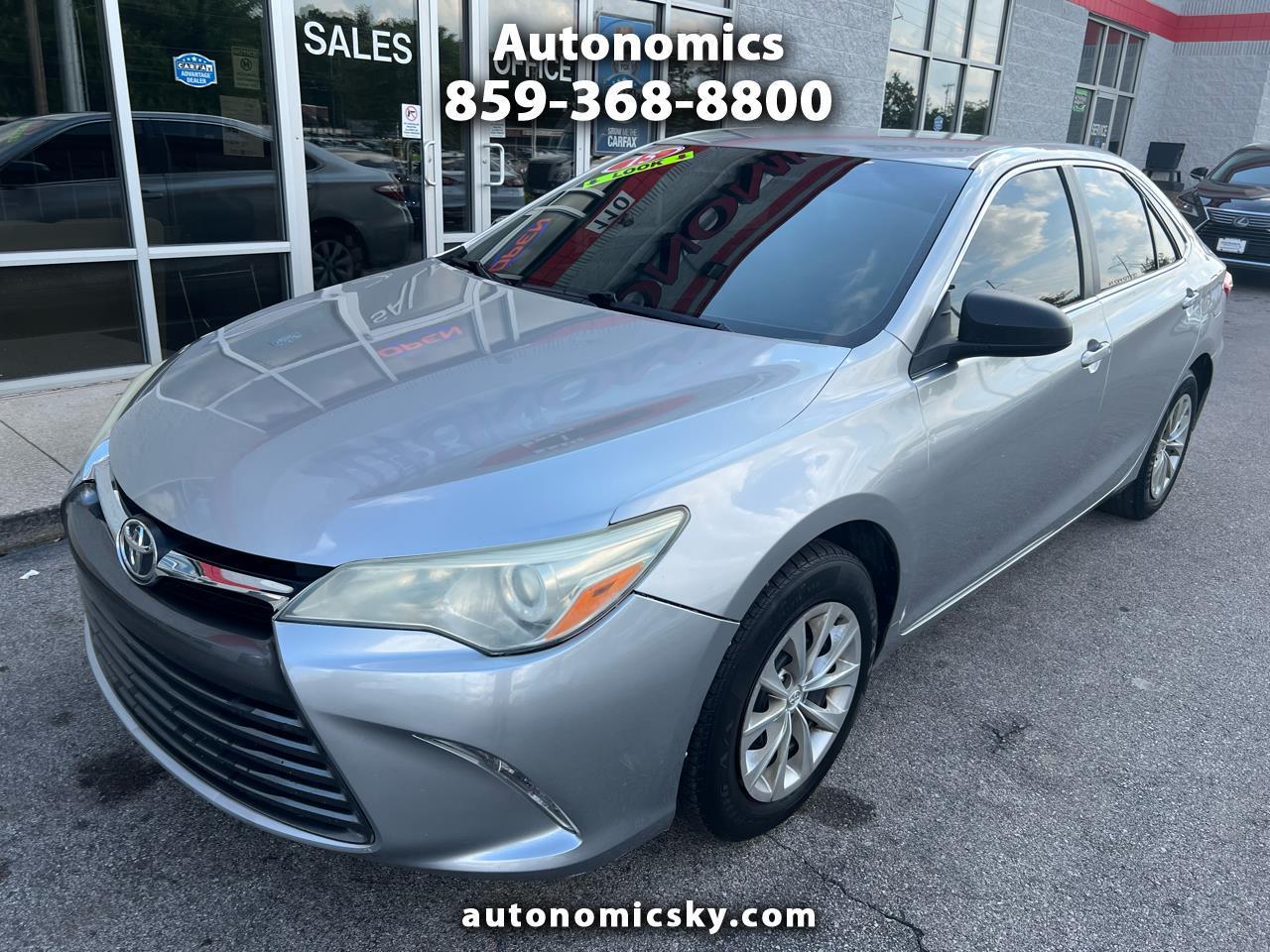 Toyota Camry 4dr Sdn I4 Auto XLE (Natl) 2015