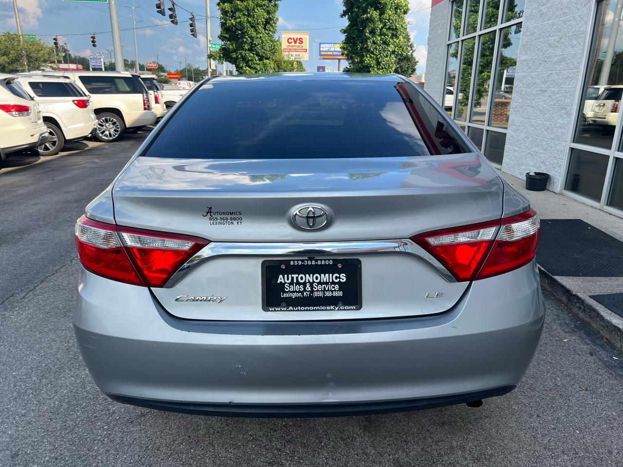 Toyota Camry 4dr Sdn I4 Auto XLE (Natl) 2015