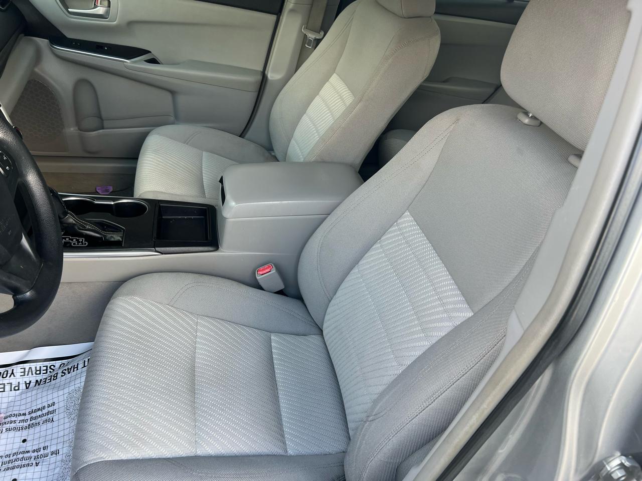Toyota Camry 4dr Sdn I4 Auto XLE (Natl) 2015