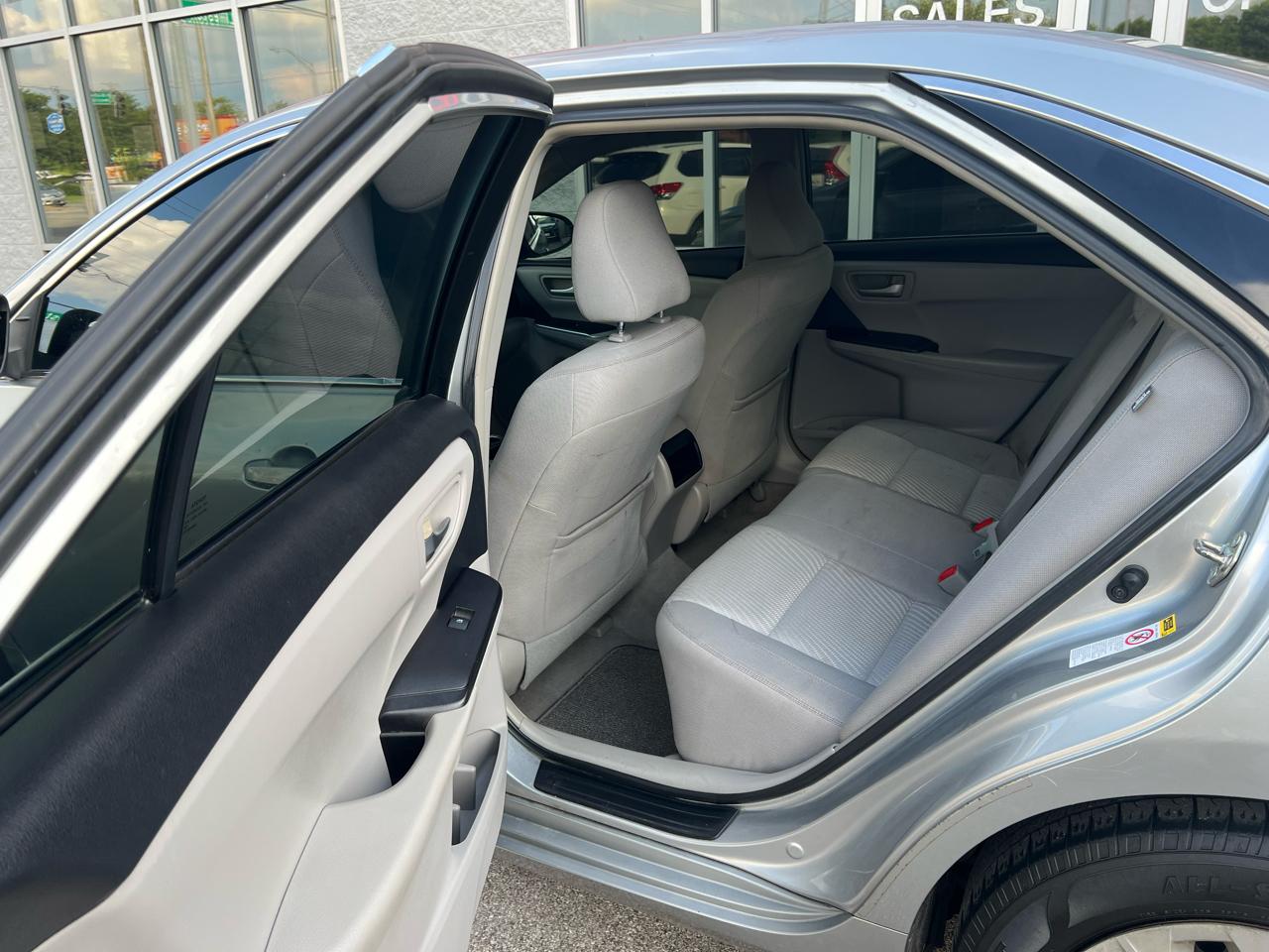 Toyota Camry 4dr Sdn I4 Auto XLE (Natl) 2015