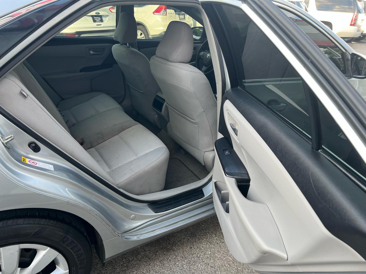 Toyota Camry 4dr Sdn I4 Auto XLE (Natl) 2015