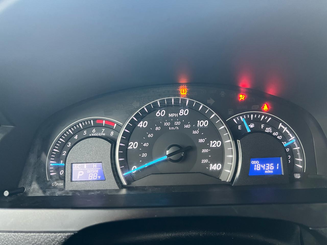 Toyota Camry 4dr Sdn I4 Auto XLE (Natl) 2015