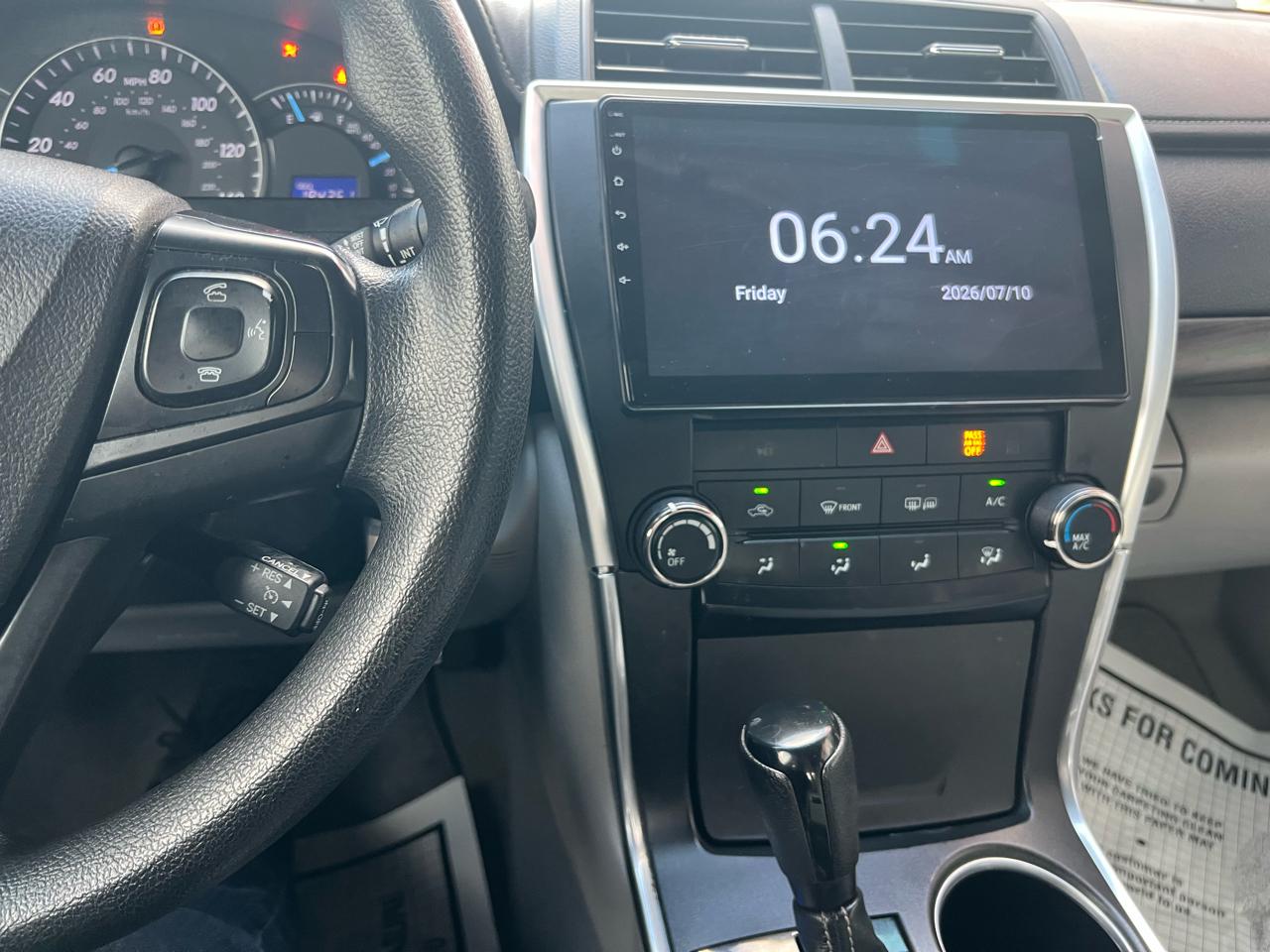 Toyota Camry 4dr Sdn I4 Auto XLE (Natl) 2015