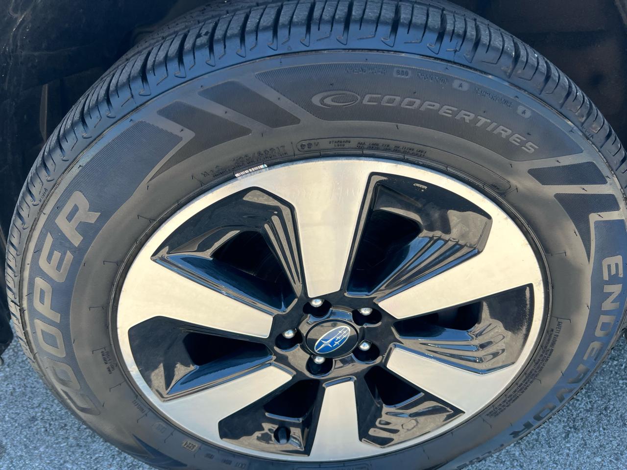Subaru Forester 2.5i Limited CVT 2017