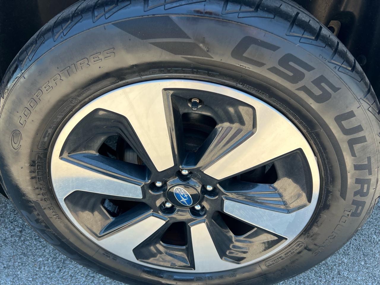 Subaru Forester 2.5i Limited CVT 2017