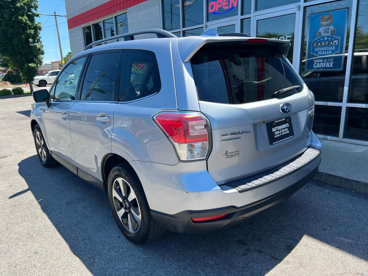 Subaru Forester 2.5i Limited CVT 2017