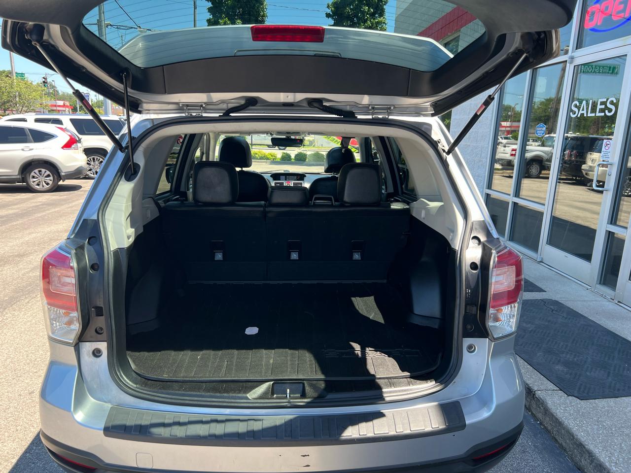 Subaru Forester 2.5i Limited CVT 2017
