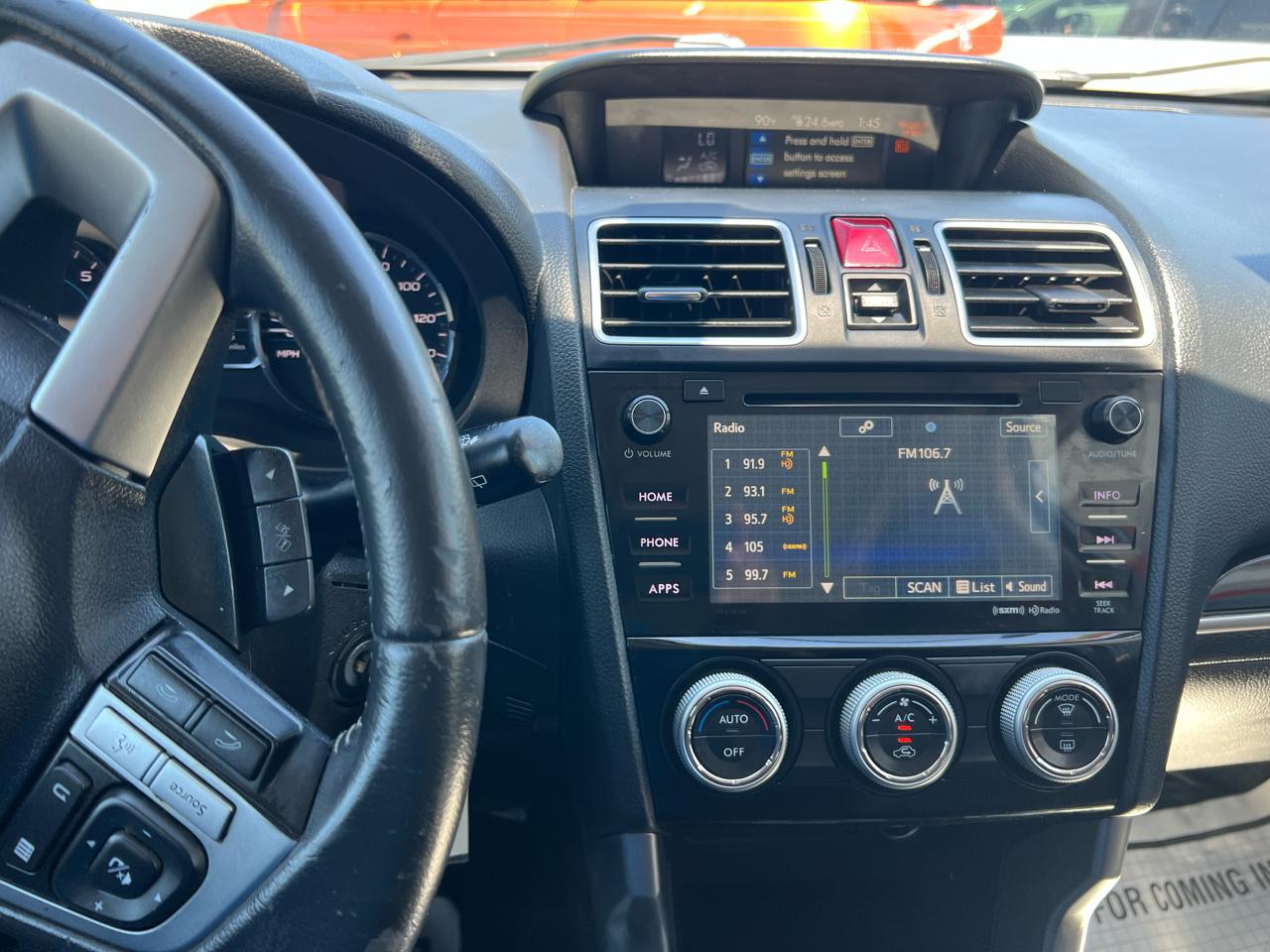 Subaru Forester 2.5i Limited CVT 2017