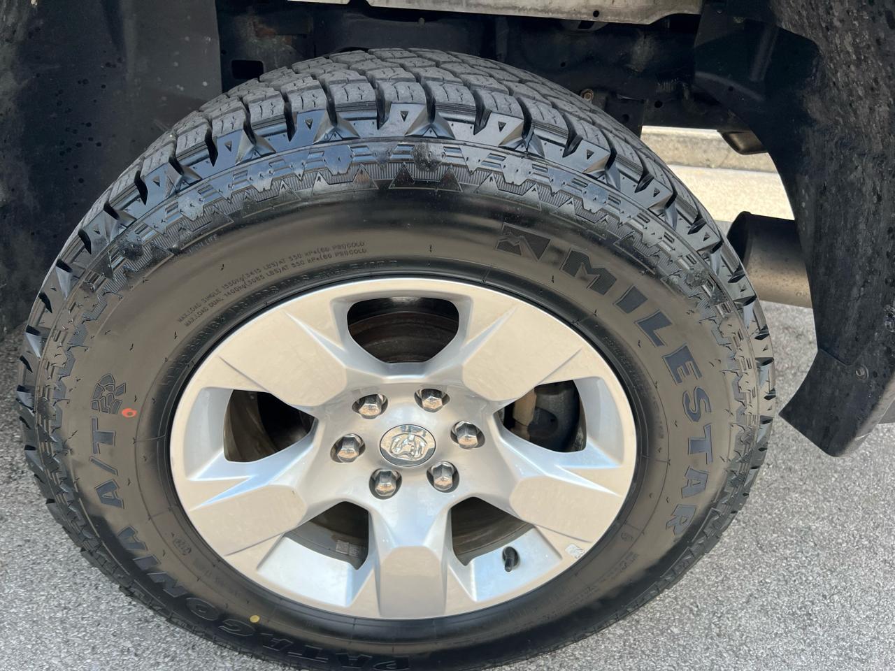 RAM 1500 Big Horn 4x4 Quad Cab 6'4" Box 2021