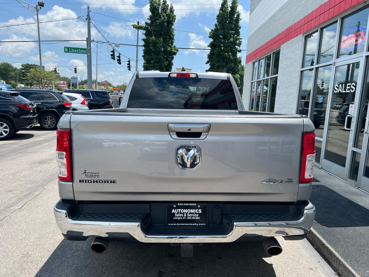 RAM 1500 Big Horn 4x4 Quad Cab 6'4" Box 2021