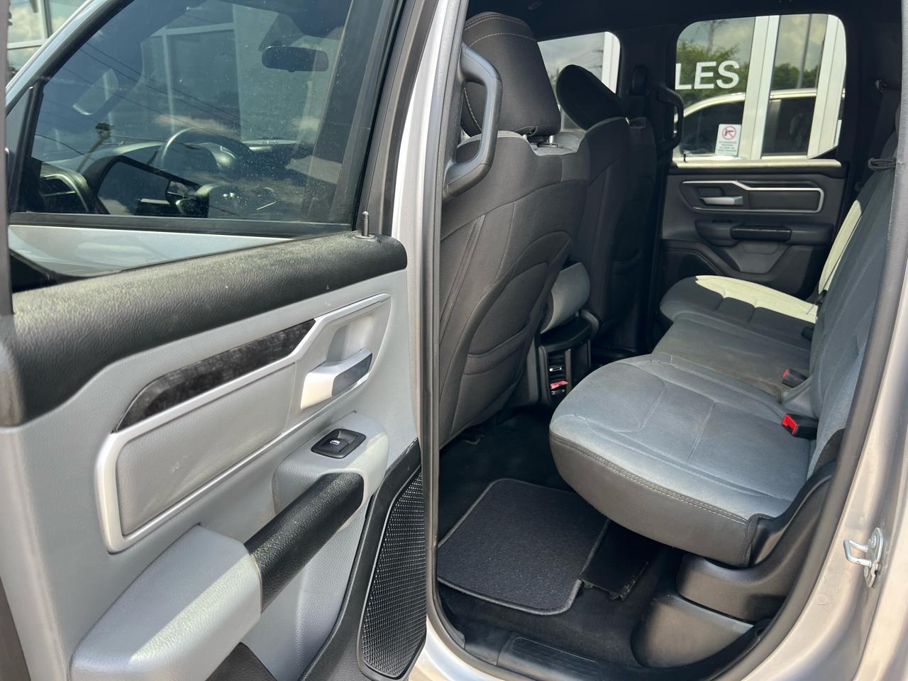 RAM 1500 Big Horn 4x4 Quad Cab 6'4" Box 2021