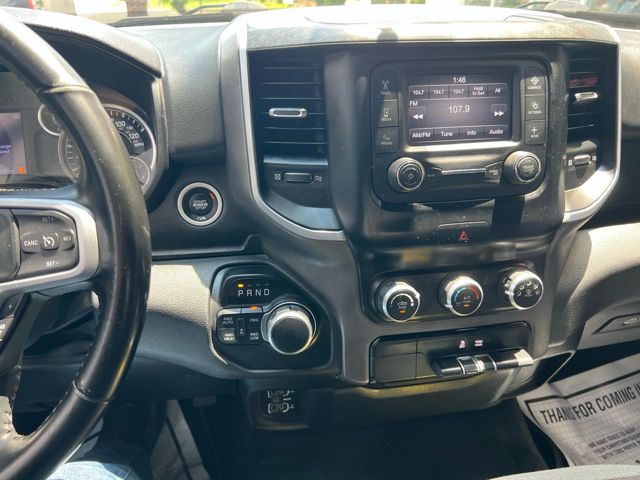 RAM 1500 Big Horn 4x4 Quad Cab 6'4" Box 2021