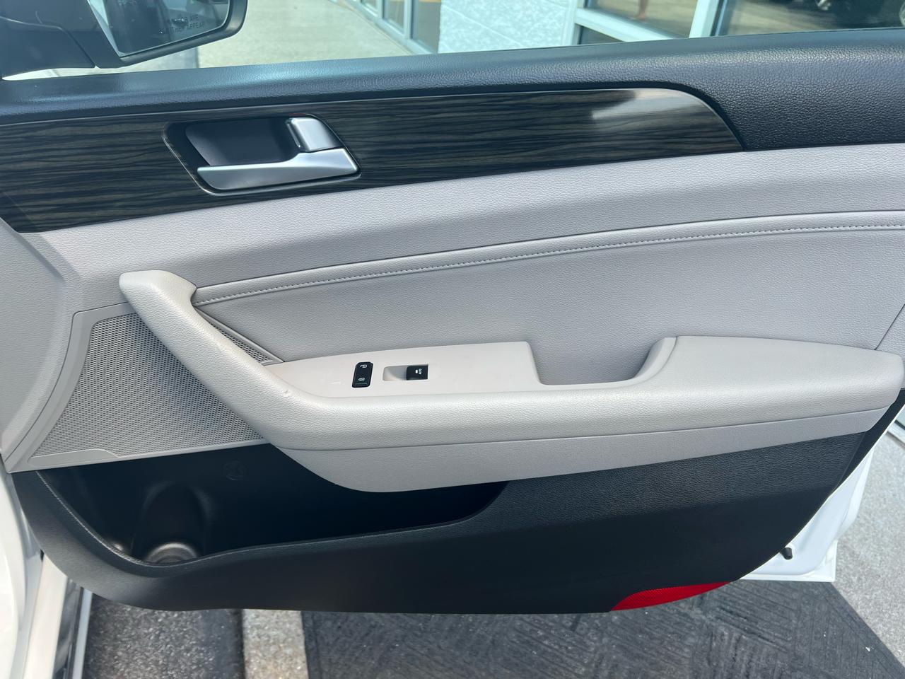 Hyundai Sonata Hybrid Limited 2.0L 2017