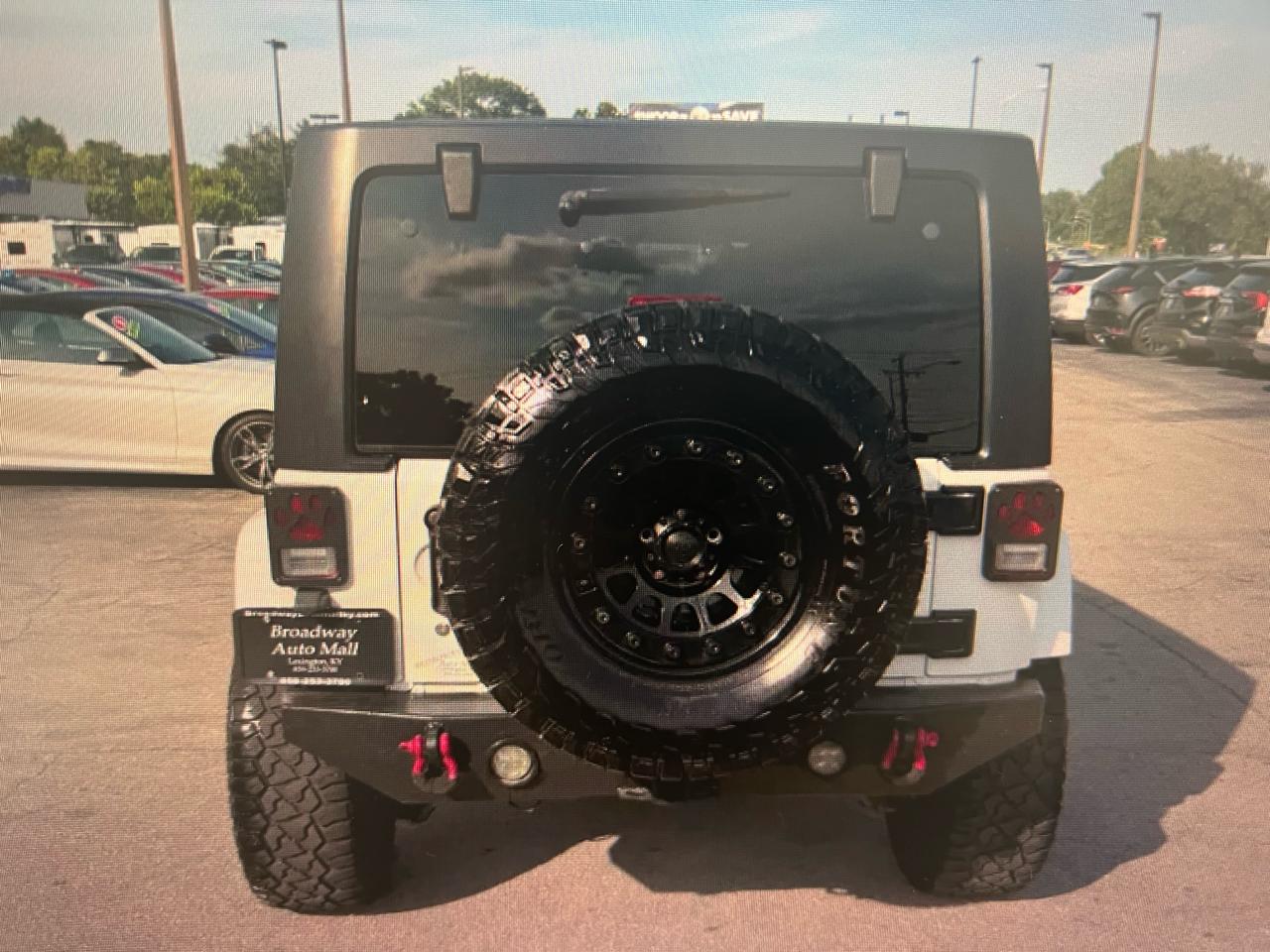 Jeep Wrangler Unlimited 4WD 4dr Sahara 2018