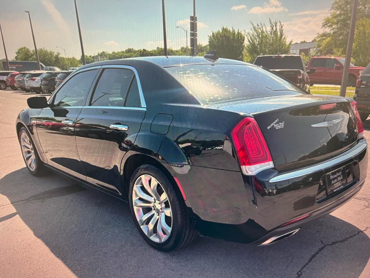 Chrysler 300 4dr Sdn 300 Limited RWD 2019