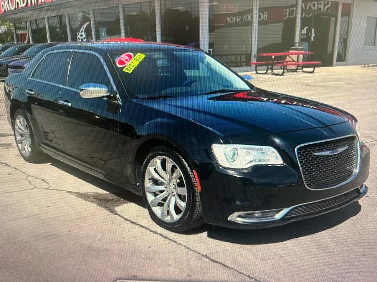 Chrysler 300 4dr Sdn 300 Limited RWD 2019