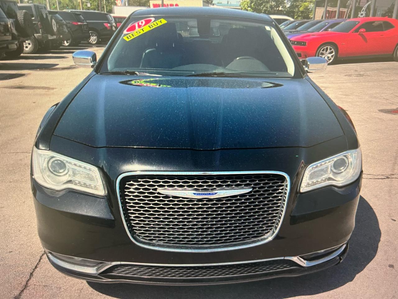 Chrysler 300 4dr Sdn 300 Limited RWD 2019