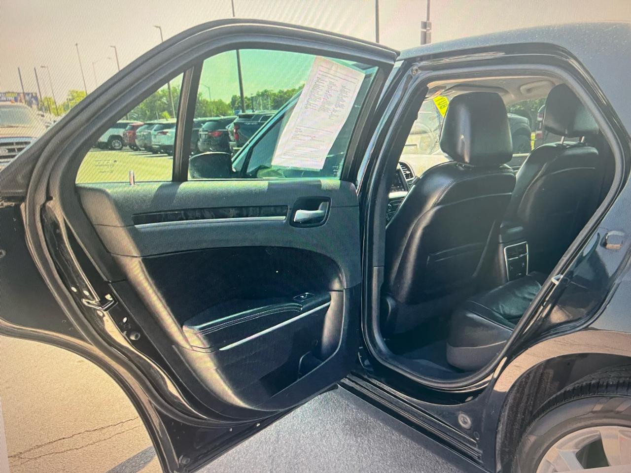 Chrysler 300 4dr Sdn 300 Limited RWD 2019
