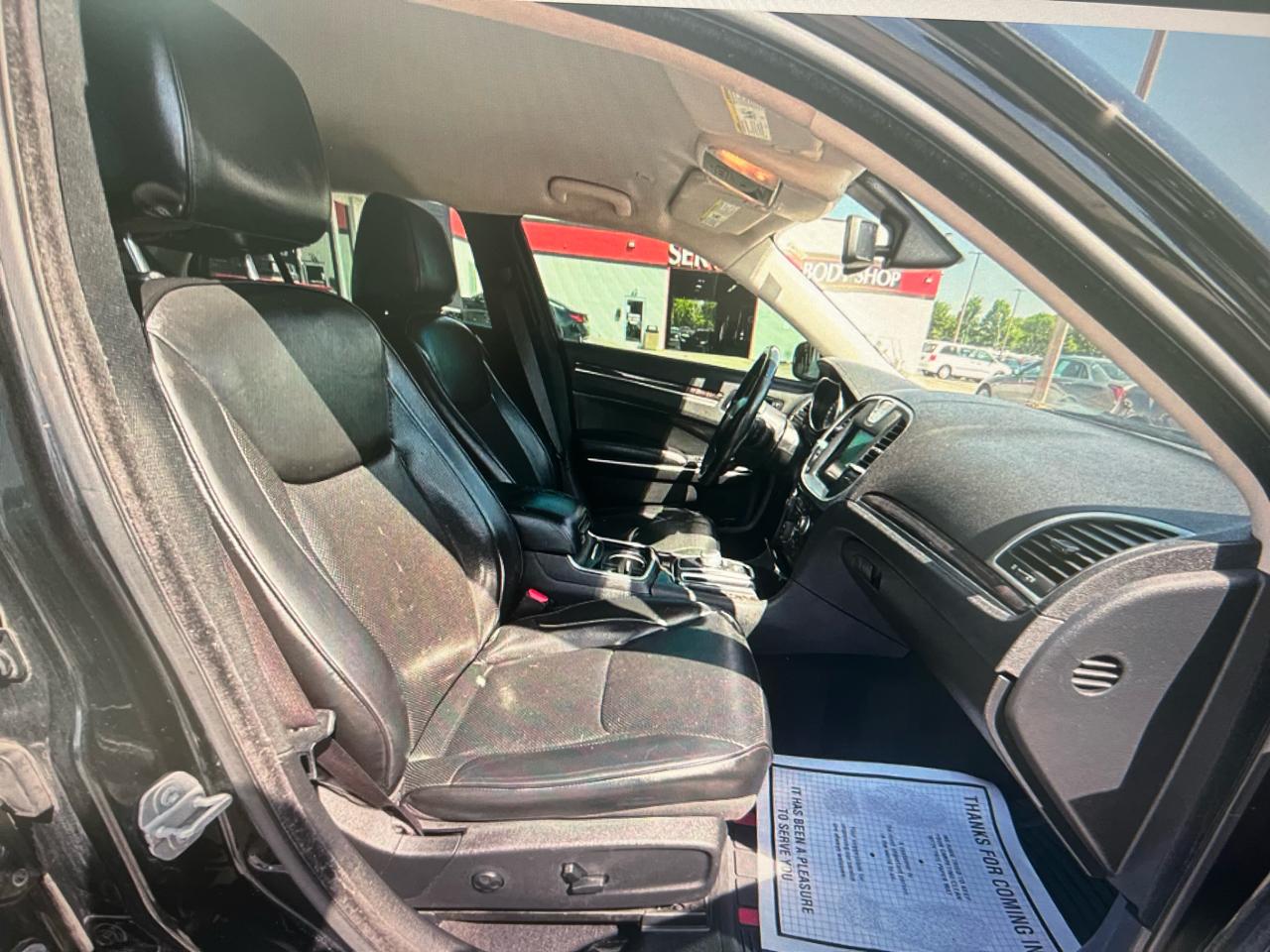 Chrysler 300 4dr Sdn 300 Limited RWD 2019
