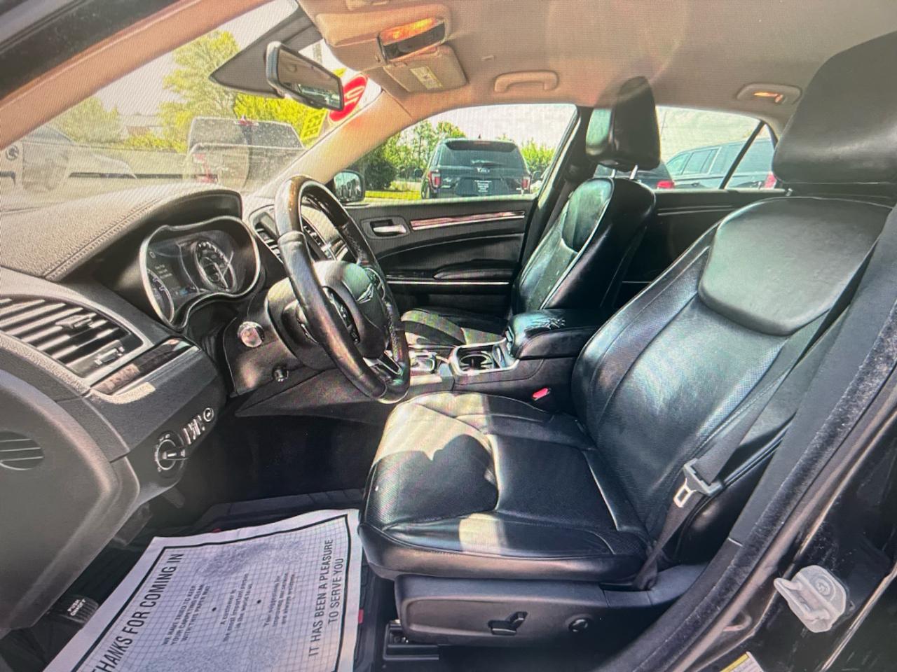 Chrysler 300 4dr Sdn 300 Limited RWD 2019
