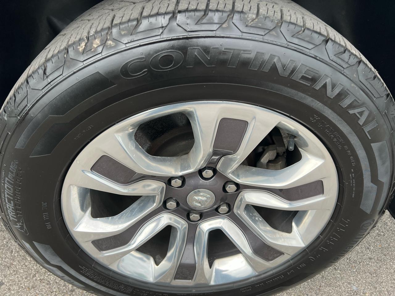 RAM 1500 4WD Crew Cab 140.5" Laramie Longhorn Edition 2021