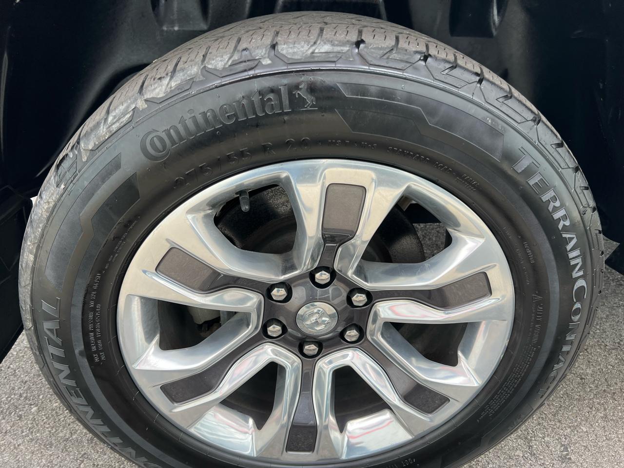 RAM 1500 4WD Crew Cab 140.5" Laramie Longhorn Edition 2021